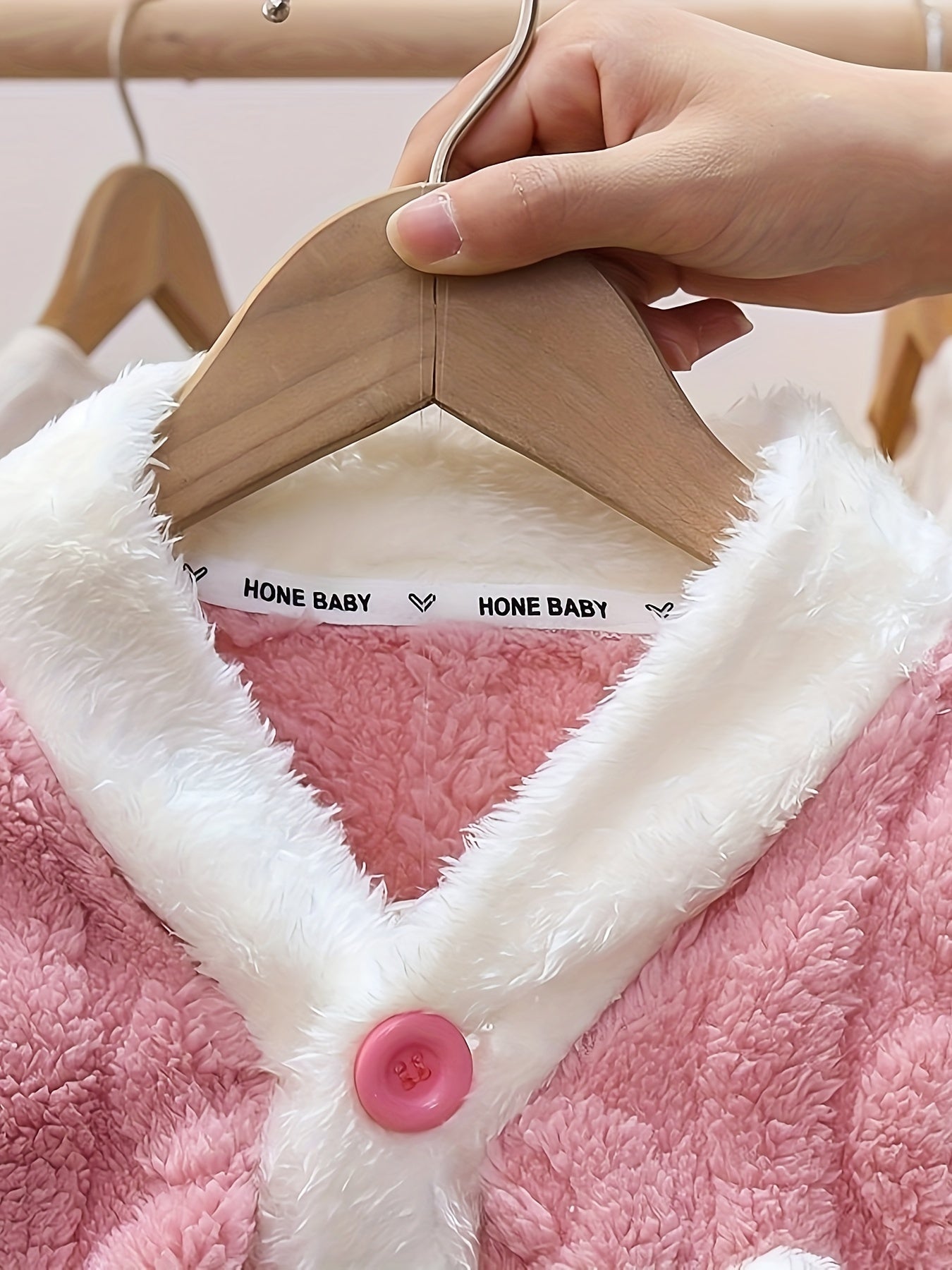 Coral Fleece Pajamas Set, Thickened And Warm Homewear for Girls.