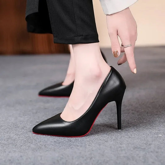 Bombas de couro macio para mulheres, salto alto fino, estilete feminino, preto, tamanho grande, moda sexy, novo, primavera, 2022