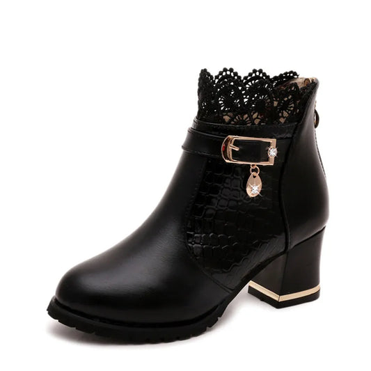 Botas de punta redonda con hebilla de cinturón de cristal para mujer, zapatos de tacón alto cuadrado de 6 cm, botines sexys con encaje de leopardo, color rojo y negro, 2025