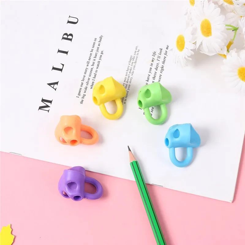 Portalápices corrector de escritura con tres dedos para niños, dispositivo de aprendizaje, corrector, suministros escolares, 3-100 unidades