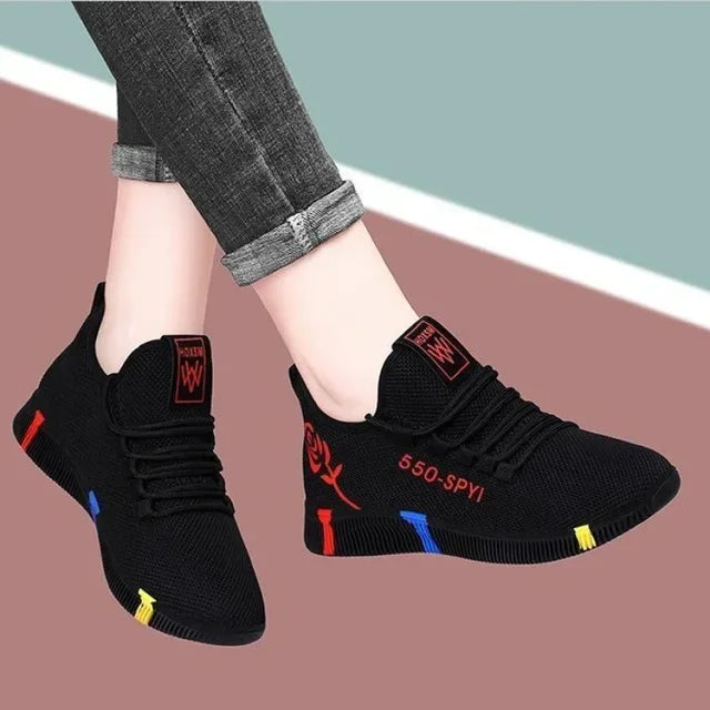 Tenis femeninos 2024, zapatos vulcanizados para mujer, zapatillas ligeras y suaves de malla de aire, zapatos planos de plataforma con cordones, zapatos casuales de baloncesto para mujer