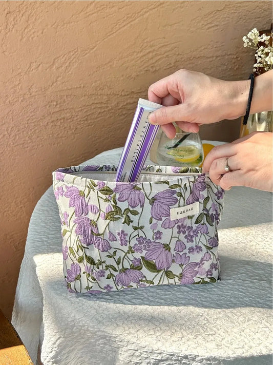 Saco de maquiagem tecido colorido para estudantes, uma menina segurando uma flor de Taro, artigos de higiene pessoal, sacos de armazenamento