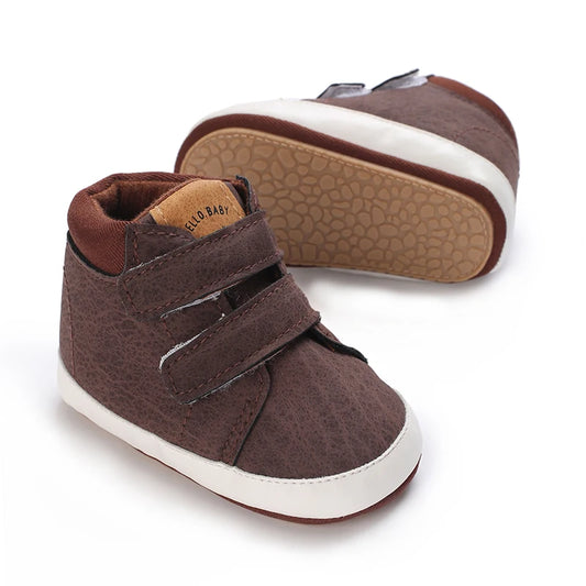 Sapatos esportivos resistentes a sujos de alta ajuda, sapatos antiderrapantes simples para meninos recém-nascidos, novos, primavera e outono