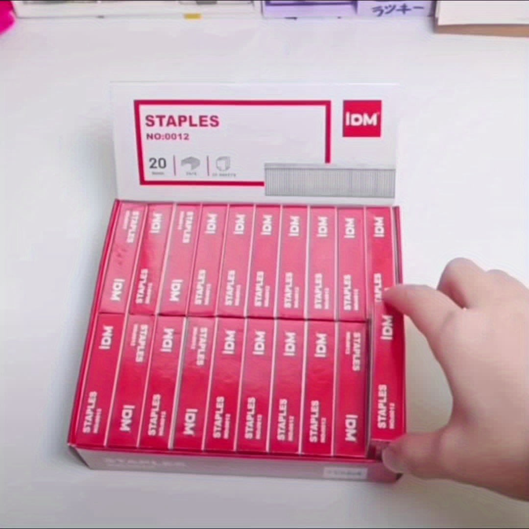 Caja de 1000 grapas estándar 24/6: material de oficina de hierro de alta resistencia y fácil penetración para una encuadernación segura.