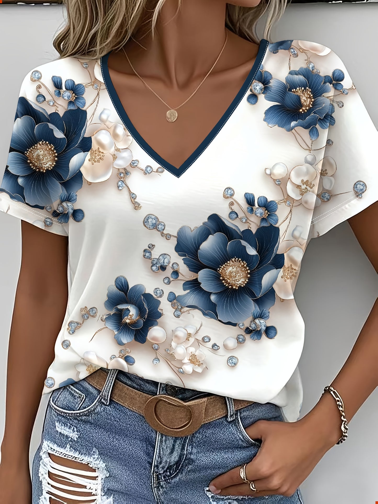 Women's Summer Top Fashion Design Simple Date Romantic Free Style Cute T-Shirt Artistic Casual Commute Vacation Style Versatile Blue Floral Print V-Neck Tee
