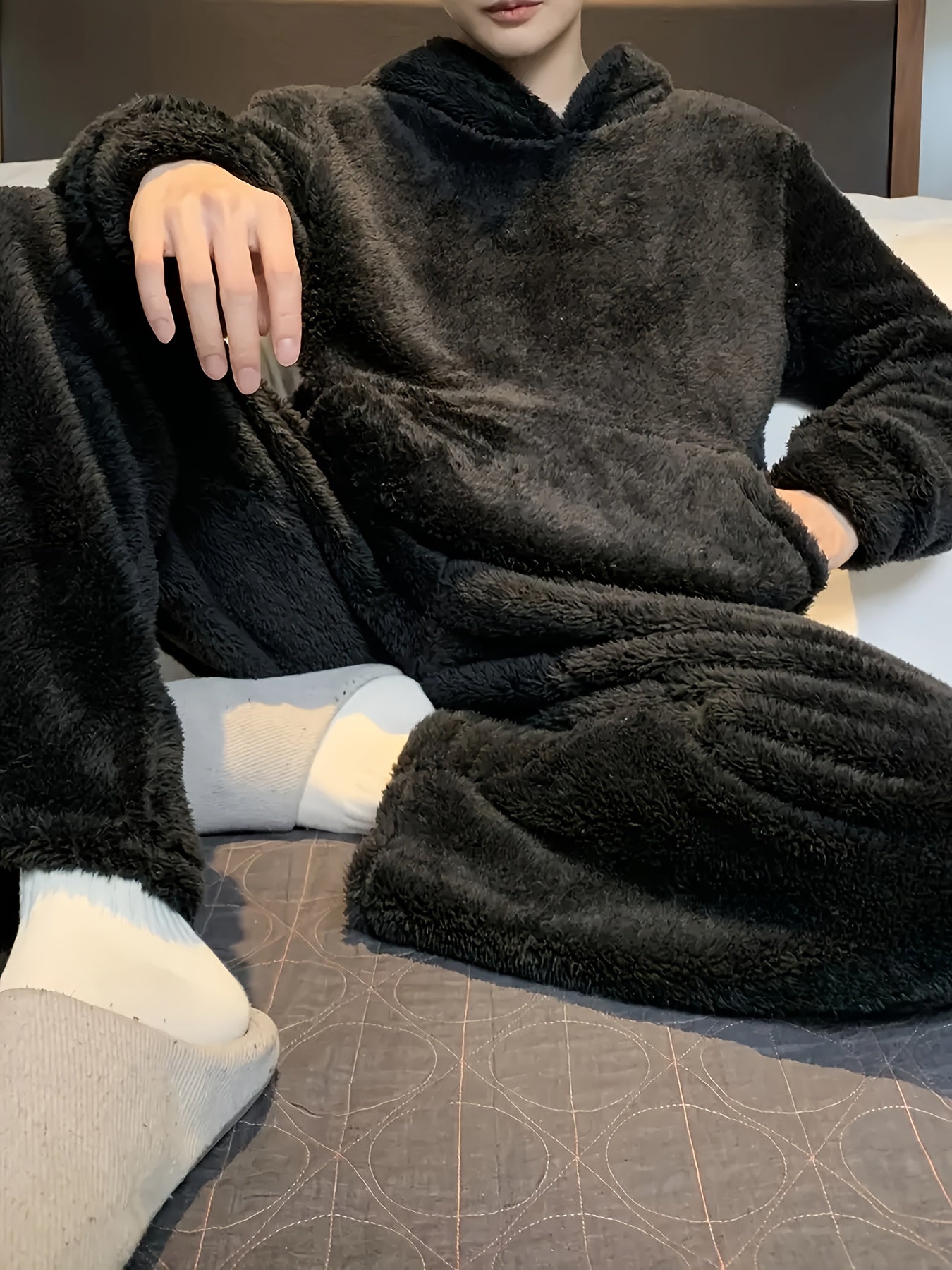 1set Men'S Casual Fleece Pajama Set - Cozy Flannel Loungewear with Hooded Long Sleeve Top and Loose Pants, Solid Color, Polyester, Knitted Fabric, with Pockets, Regular Fit for Autumn/Winter