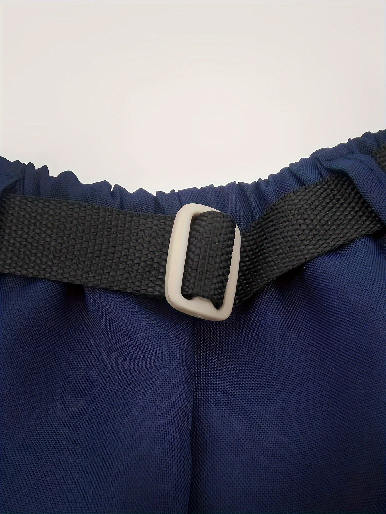 Disfraz de policía para fiesta de temática profesional para niño: camisa de manga corta, pantalón azul marino, gorra y porra a juego. Conjunto de 4 piezas, perfecto para Halloween, carnaval y presentaciones de personajes de películas.