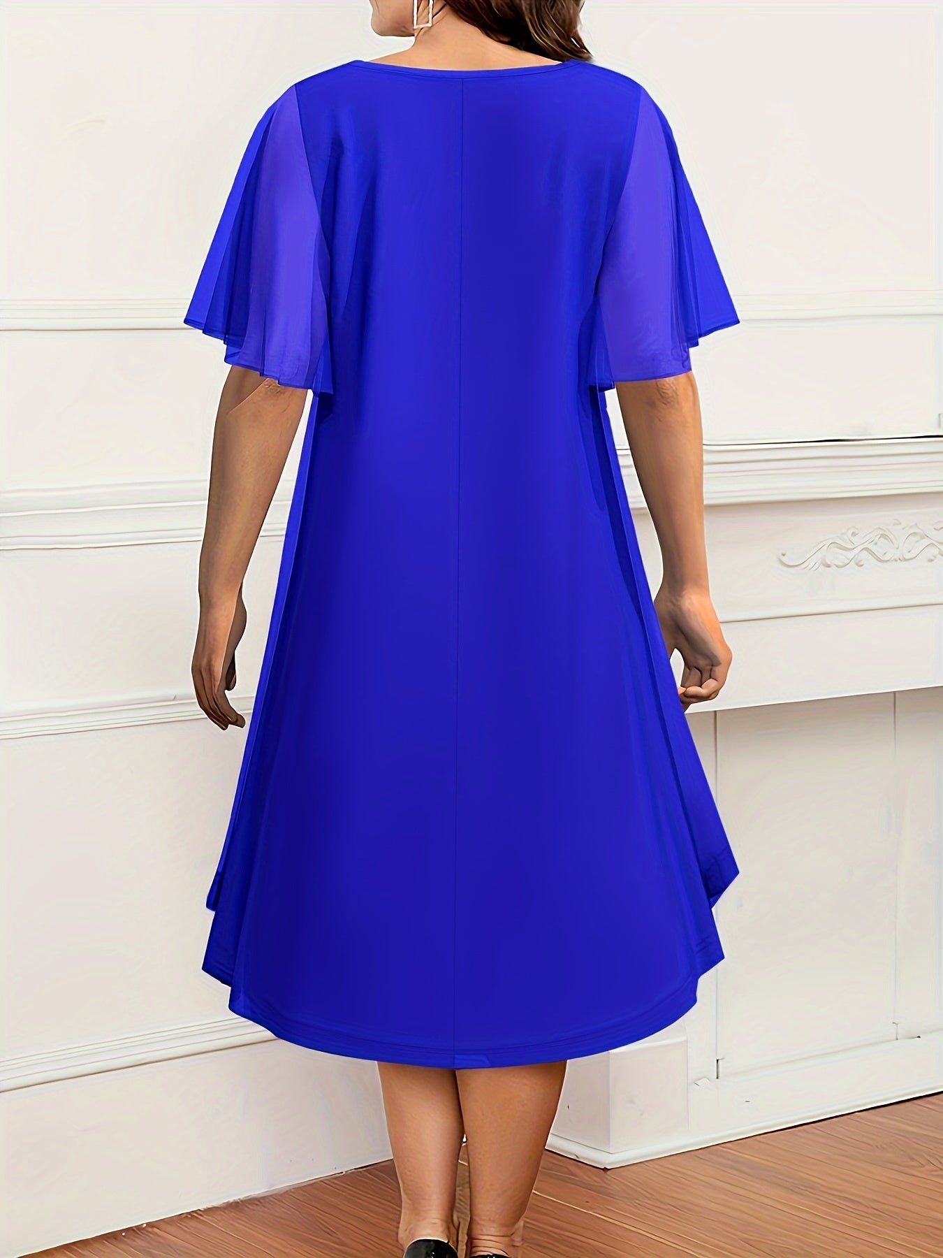 Elegant Plus Size Chiffon-Look Dress for Women - Crew Neck, Short Sleeve with Metallic Detail, Perfect for Spring/Summer/Fall