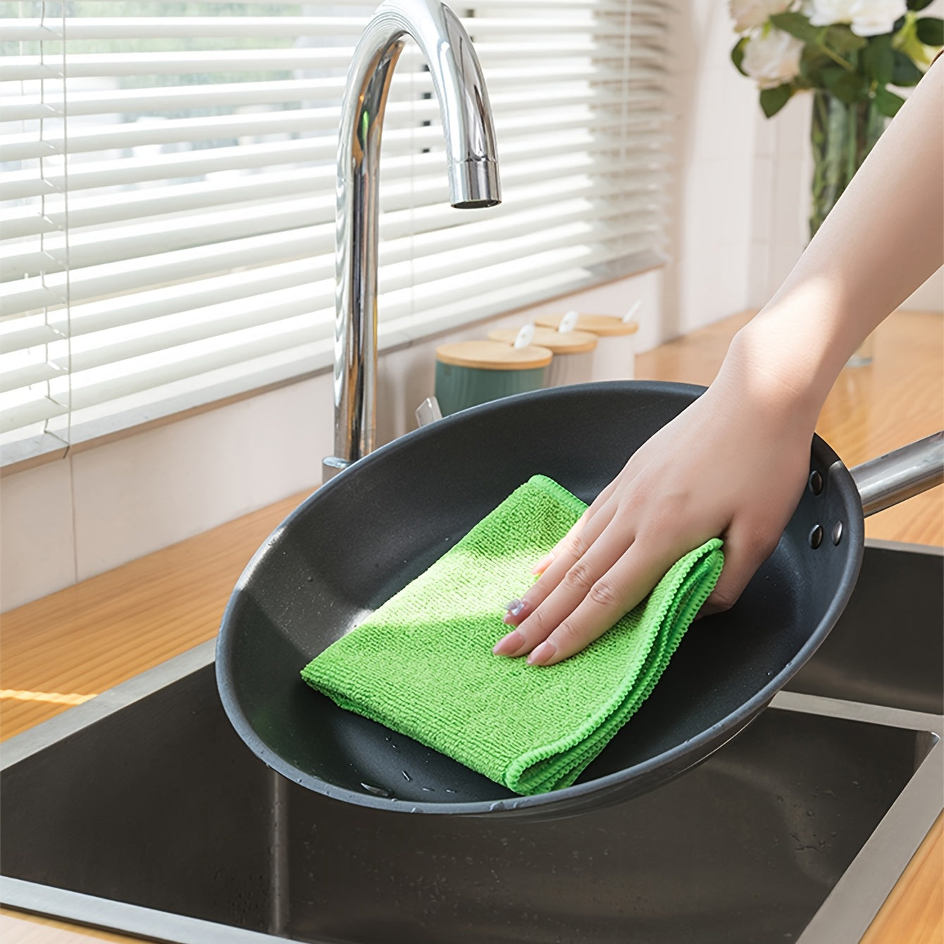 5-Pack Microfiber Cleaning Towels, Ultra-Absorbent Dish Cloths, Scratch-Resistant, Oil & Stain Remover, Multi-Use for Kitchen & Bathroom, Dishwasher Safe, Home Essentials
