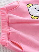 Conjunto de tres piezas de abrigo con capucha de terciopelo de doble cara para niñas pequeñas con dibujos de oso, sudadera y pantalones, para otoño e invierno, con gorro grueso y casual, para exteriores.