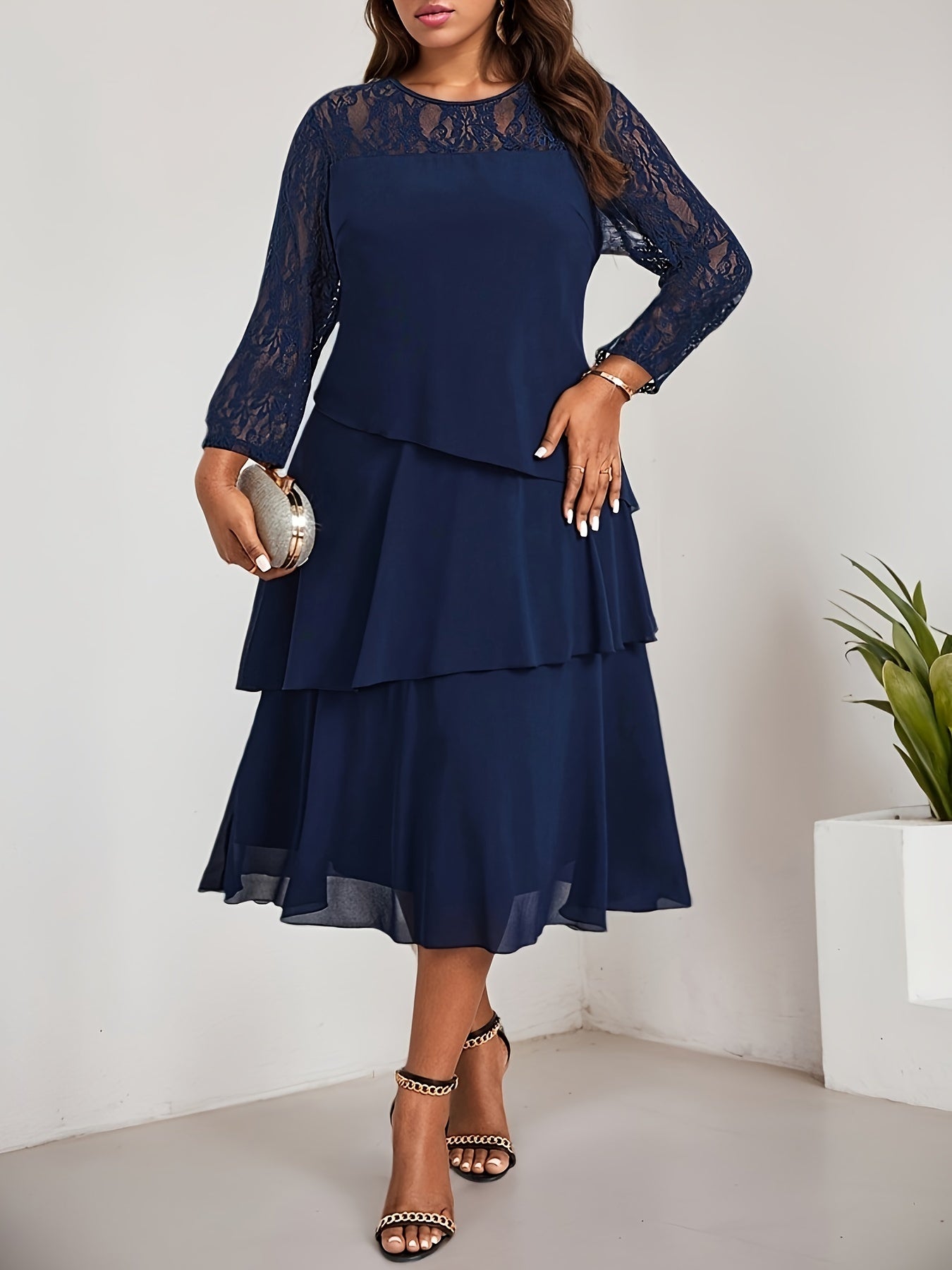 Vestido midi elegante de talla grande, poliéster, cuello redondo, manga larga, corte entallado y acampanado, con detalle de encaje en contraste, para primavera/otoño.