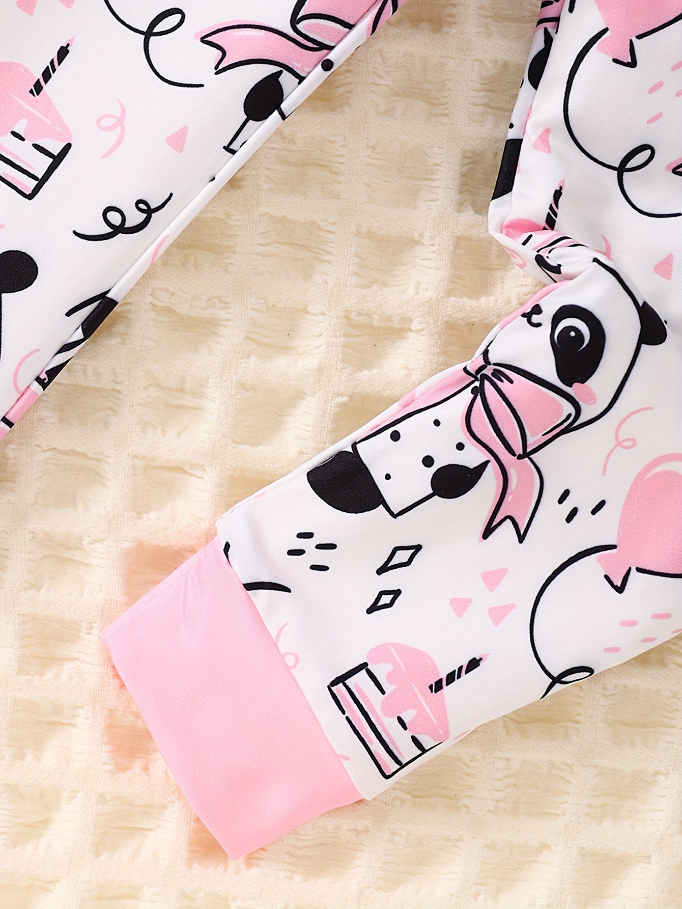 Autumn and Winter 2pcs Set for Girls, Cartoon Cute Panda Love Letters Cake Pattern Printed Round Neck Sweater, Long Sleeve with Drawstring and Elastic Pants, Casual and Comfortable Body-hugging Pajama Set