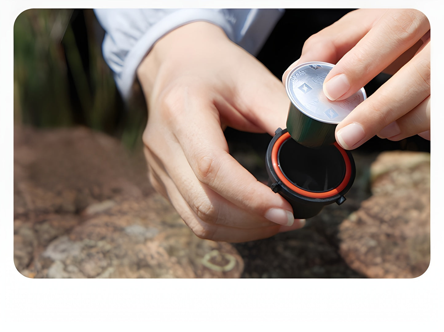 A Portable Coffee Maker with Rich Cream, a Two-In-One Machine for Capsules And Coffee Grounds, Requires No Electricity, Is Compact And Lightweight, Perfect for Travel, Cars, Desks, And Home Use, Making It a Practical Holiday