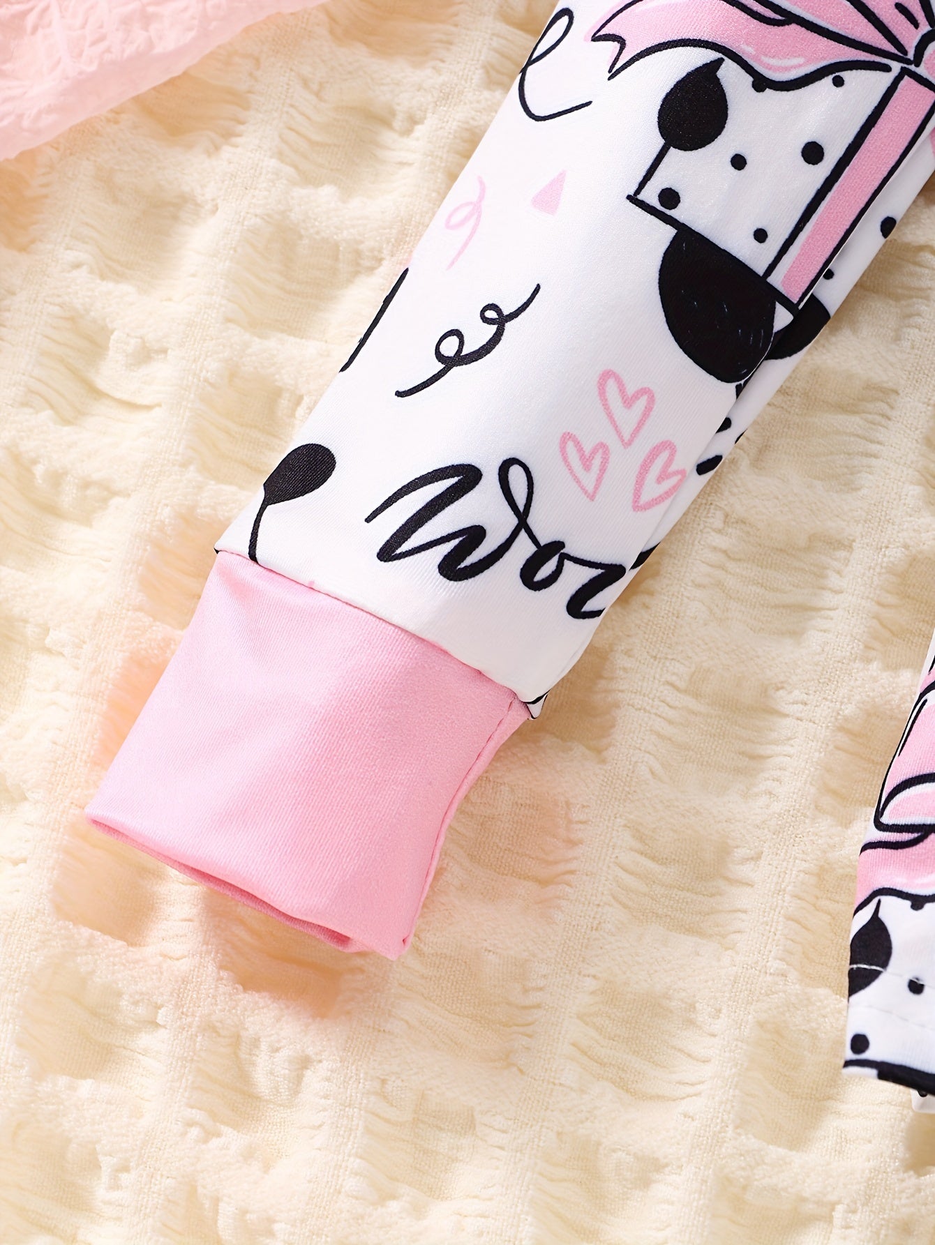 Autumn and Winter 2pcs Set for Girls, Cartoon Cute Panda Love Letters Cake Pattern Printed Round Neck Sweater, Long Sleeve with Drawstring and Elastic Pants, Casual and Comfortable Body-hugging Pajama Set