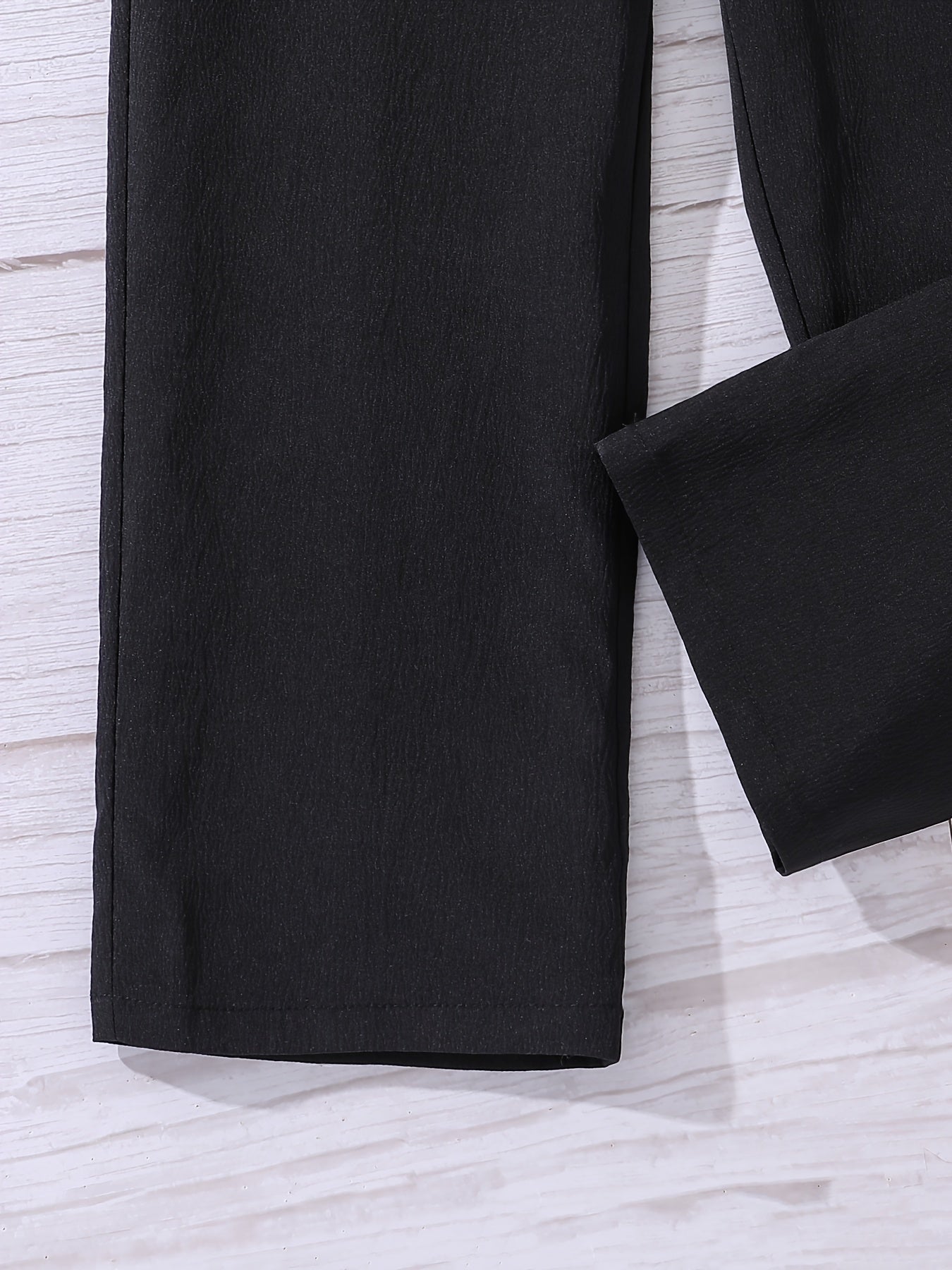 Conjunto elegante de 2 piezas para niña: camiseta de manga larga y pantalón recto con detalle de cadena metálica. Perfecto para otoño/invierno. Lavable a máquina. Ideal para exteriores.