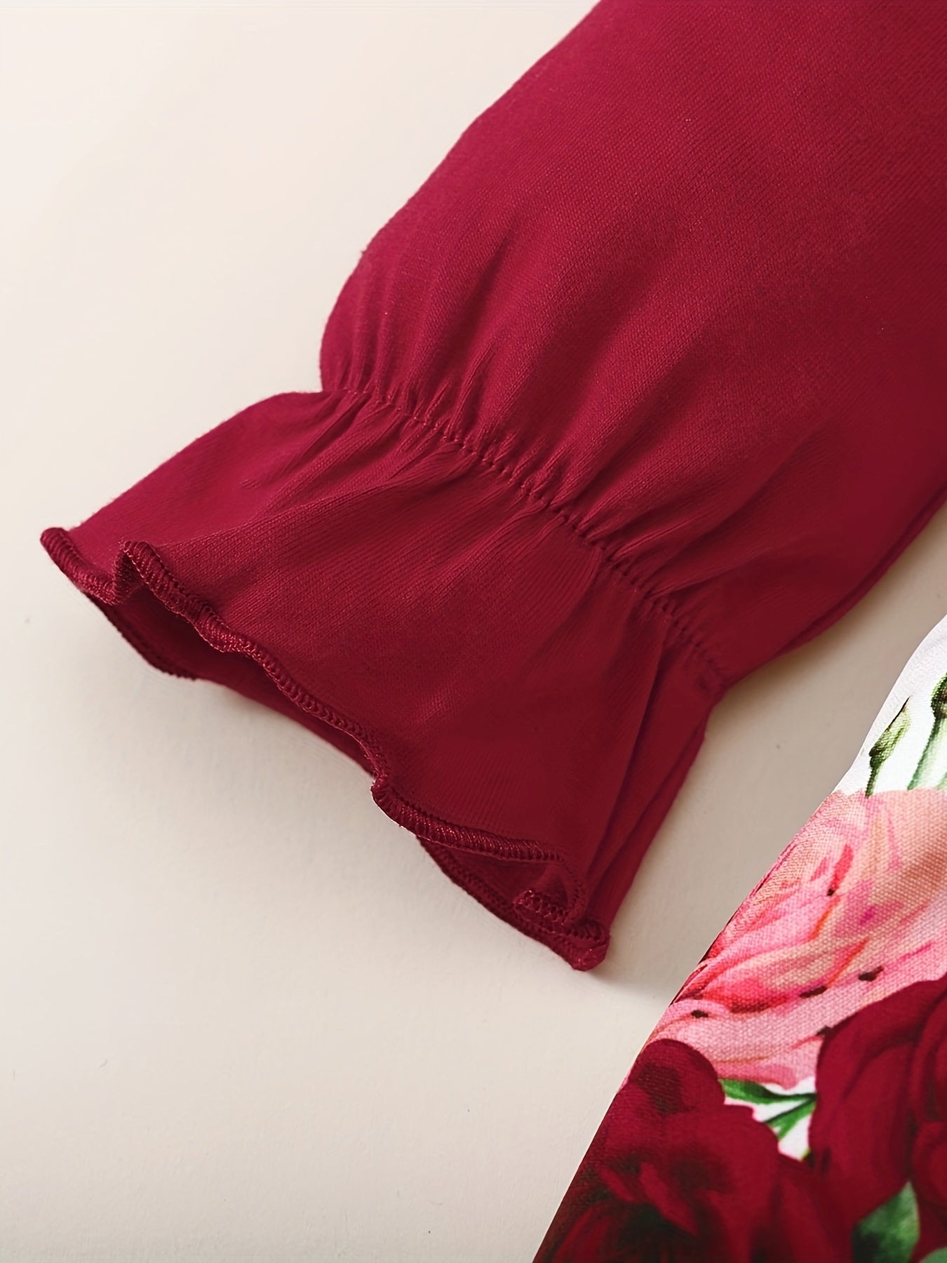 Vestido de dos piezas con estampado floral de ditsy y mangas largas para niñas