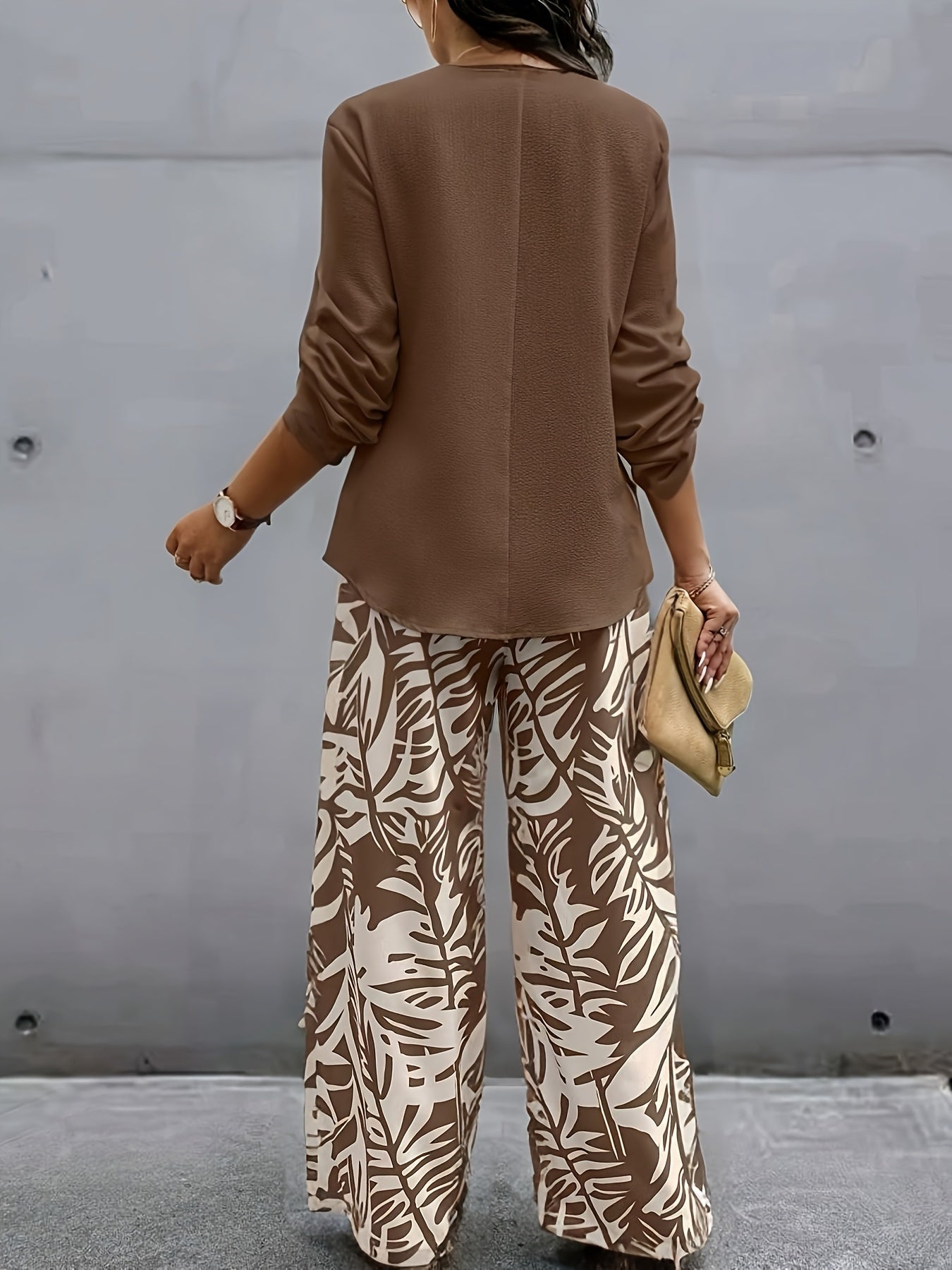 Conjunto de top y pantalón de manga larga con diseño elegante de primavera-verano