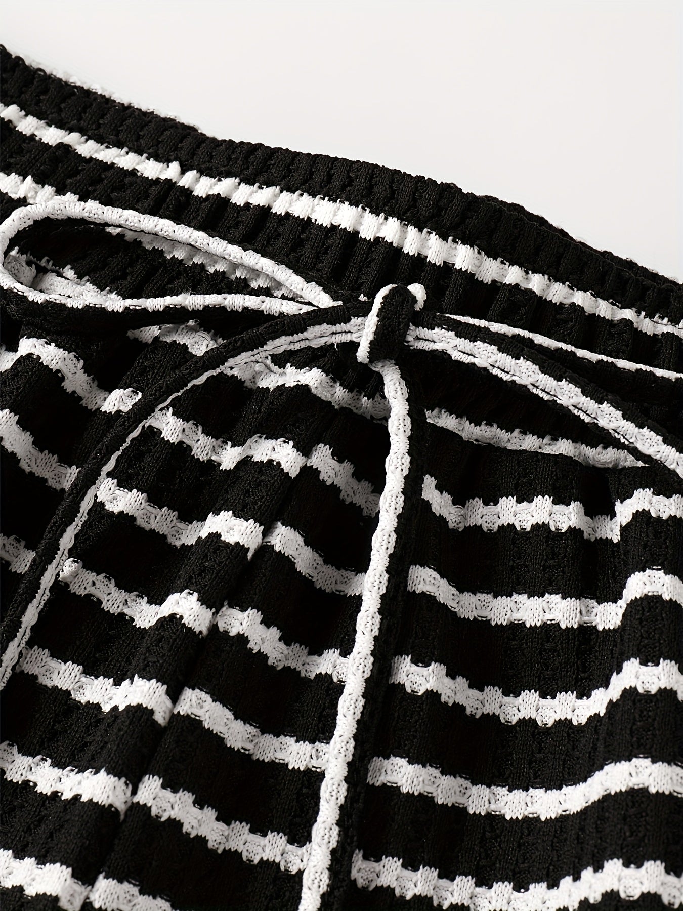 Summer New Arrival Plus Size Women's V-Neck Striped Top and Shorts Set