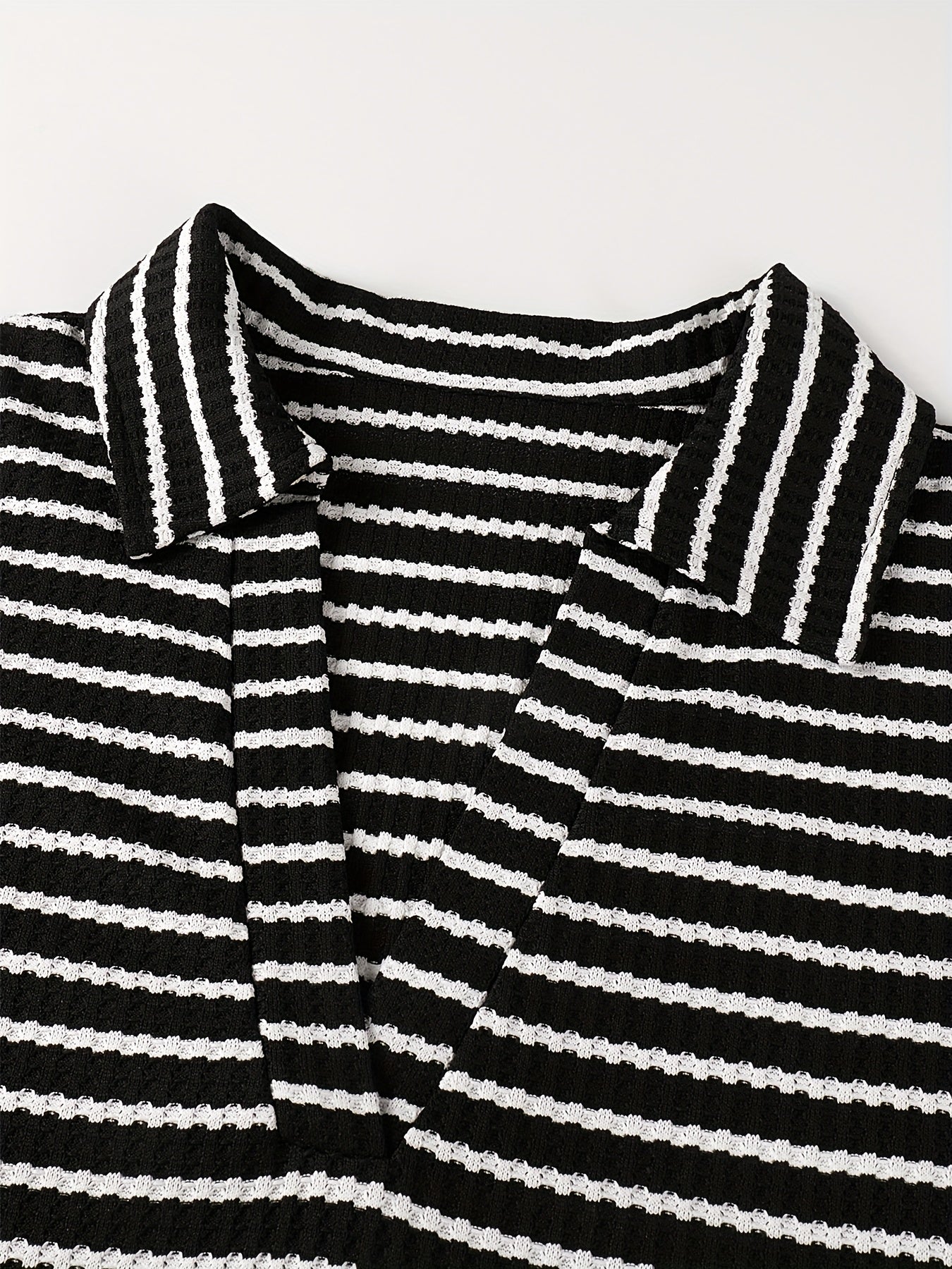 Summer New Arrival Plus Size Women's V-Neck Striped Top and Shorts Set