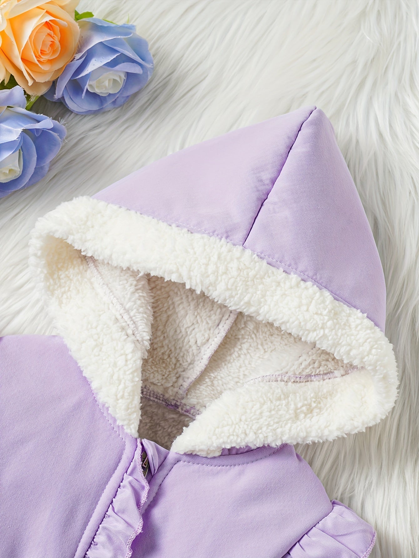 Chaqueta cálida de forro polar artificial con capucha para niños pequeños, abrigo exterior con bonitos volantes, ropa para niña para otoño e invierno.