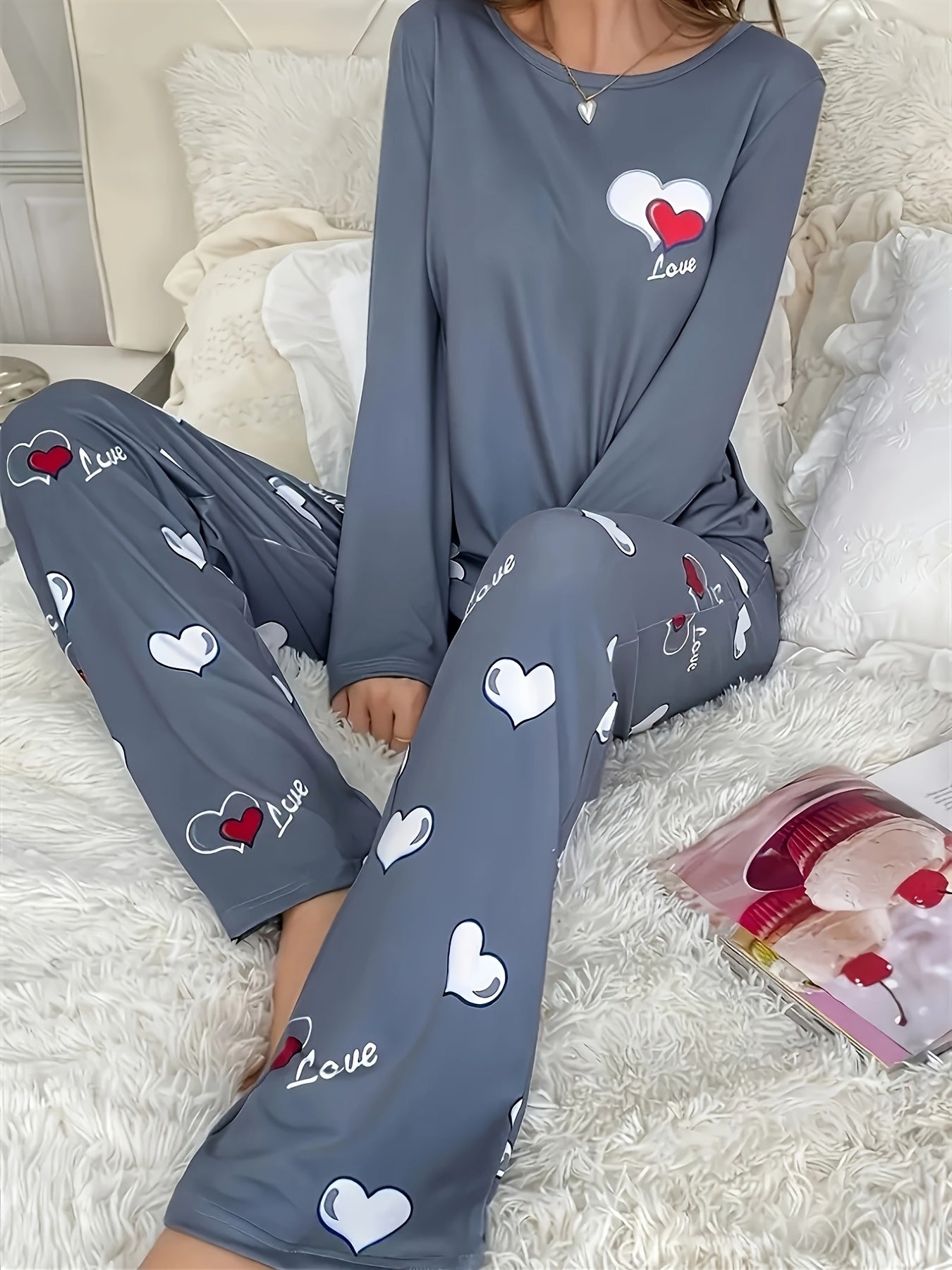 Cozy & Cute Women's Heart Pattern Pajama Set in Dark Gray - Long Sleeve & Pants, Round Neck, Soft Polyester Blend, Machine Washable Sleepwear for Autumn/Winter