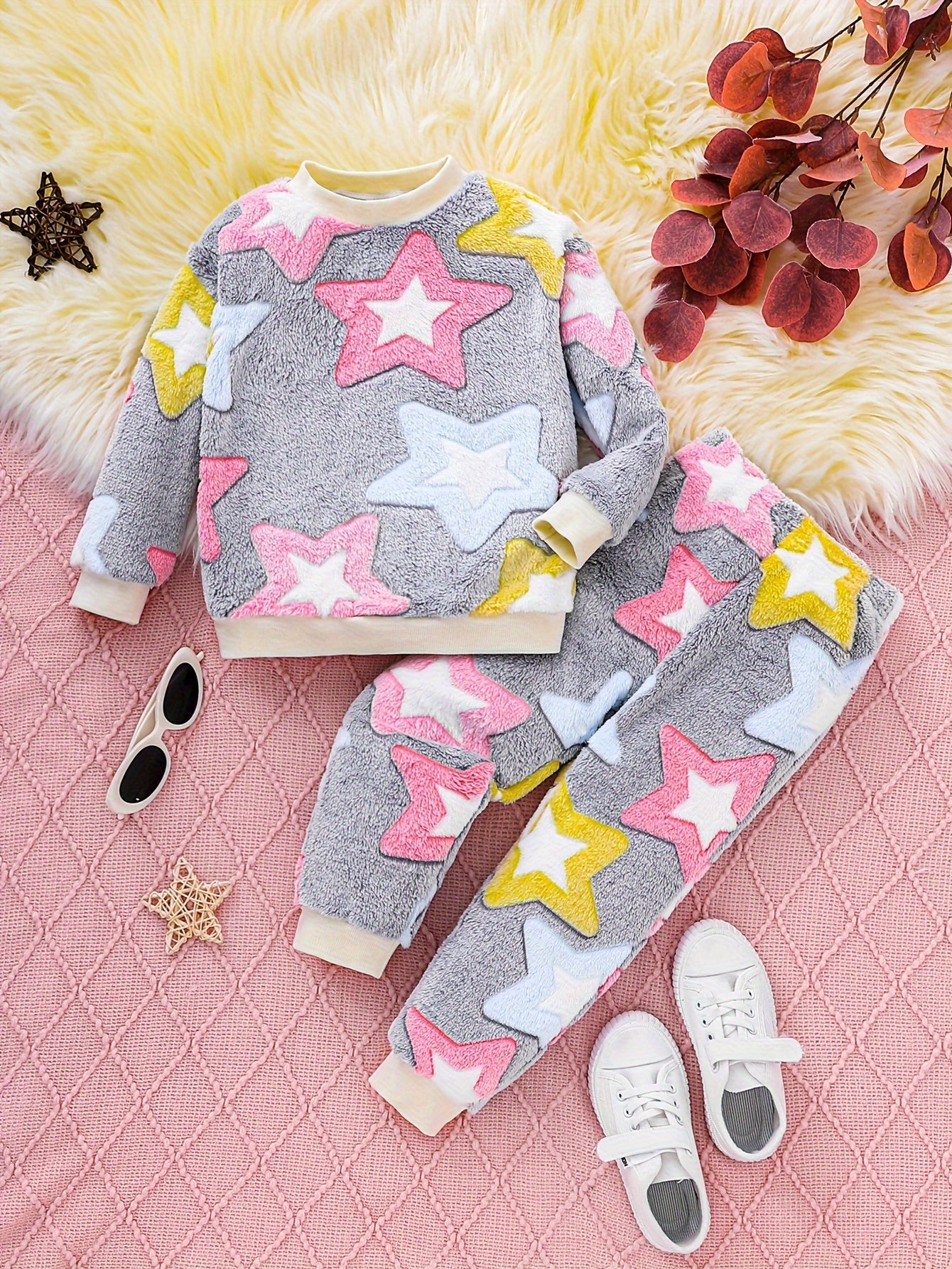 Cozy Girls' Fleece-Lined Star Pattern Pajama Set - Long Sleeve & Pants, Warm & Comfortable Casual Home Wear for Autumn/Winter, Machine Washable, Polyester