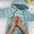 Mono acolchado de invierno para bebé, abrigo informal con capucha y pompón, mono cálido con cremallera frontal, ropa de exterior para bebés y niños pequeños.