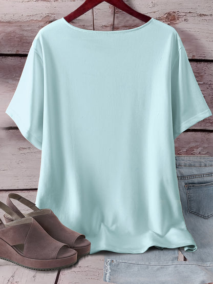Women's Plus Size Light Blue Floral Heart All-Over Print T-Shirt - Stretchy Casual Round Neck Short Sleeve Top, Machine Washable for Casual Attire, Versatile Wardrobe Staple, Stylish Graphic Tee, Comfortable Fit, Printed Blou
