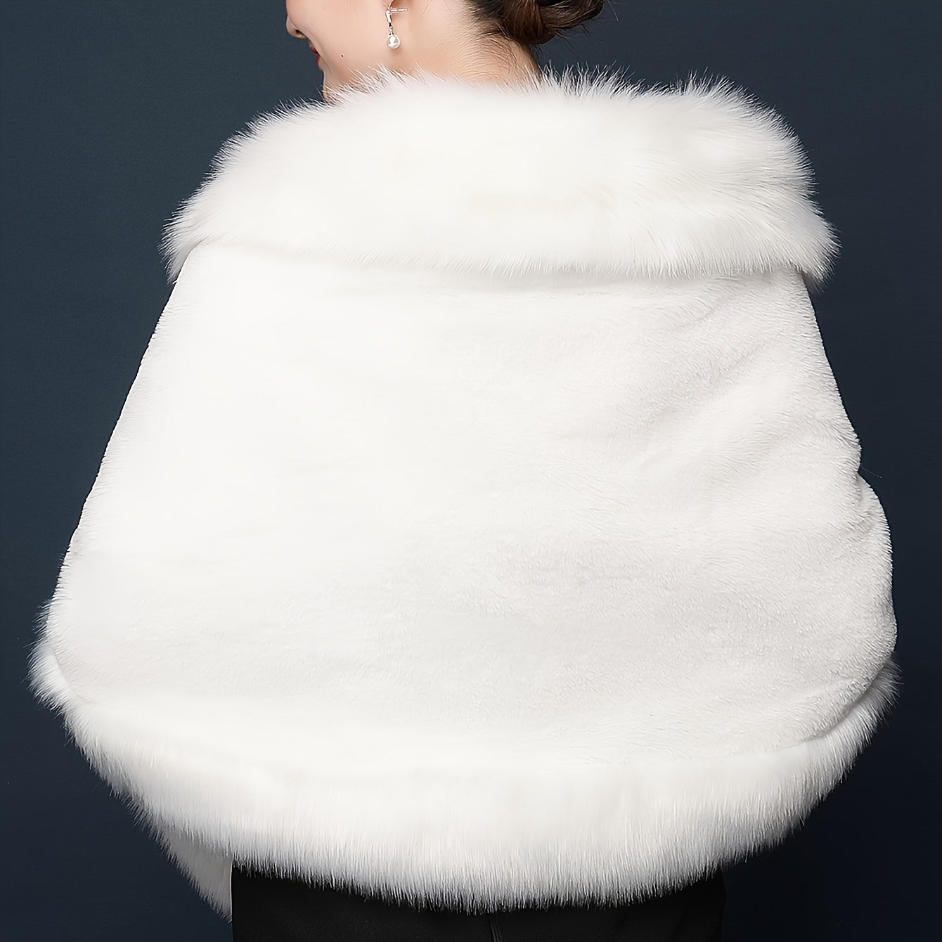 Luxurious Baroque-Style White Faux Fur Shawl - Cozy, Windproof Cape with Large Buttons for Brides & Party Gatherings, Perfect for Fall/Winter Elegance, Wedding Cape