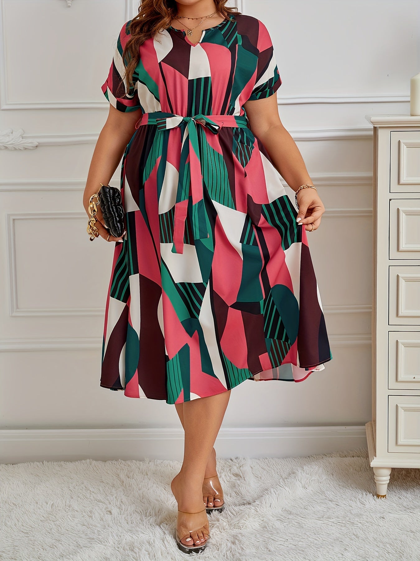 Vestido con estampado tropical y mangas murciélago, talla grande, escote en V, cintura con cinturón, poliéster ligero, lavable a máquina, ideal para vacaciones de verano. Vestidos de verano de talla grande.