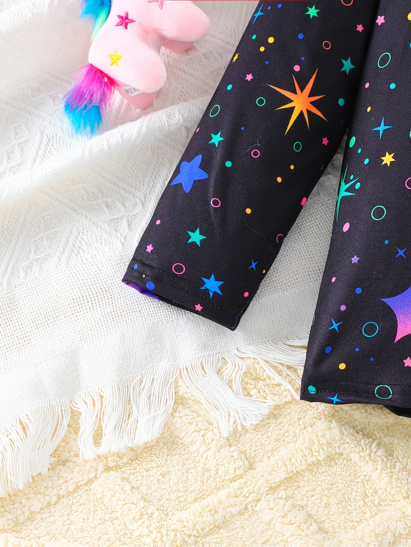 Little Girl 2pcs Set with Unicorn Long Sleeve Top and Star-printed Pants Set for Autumn and Winter, Casual and Cute Style, Home Wear Set