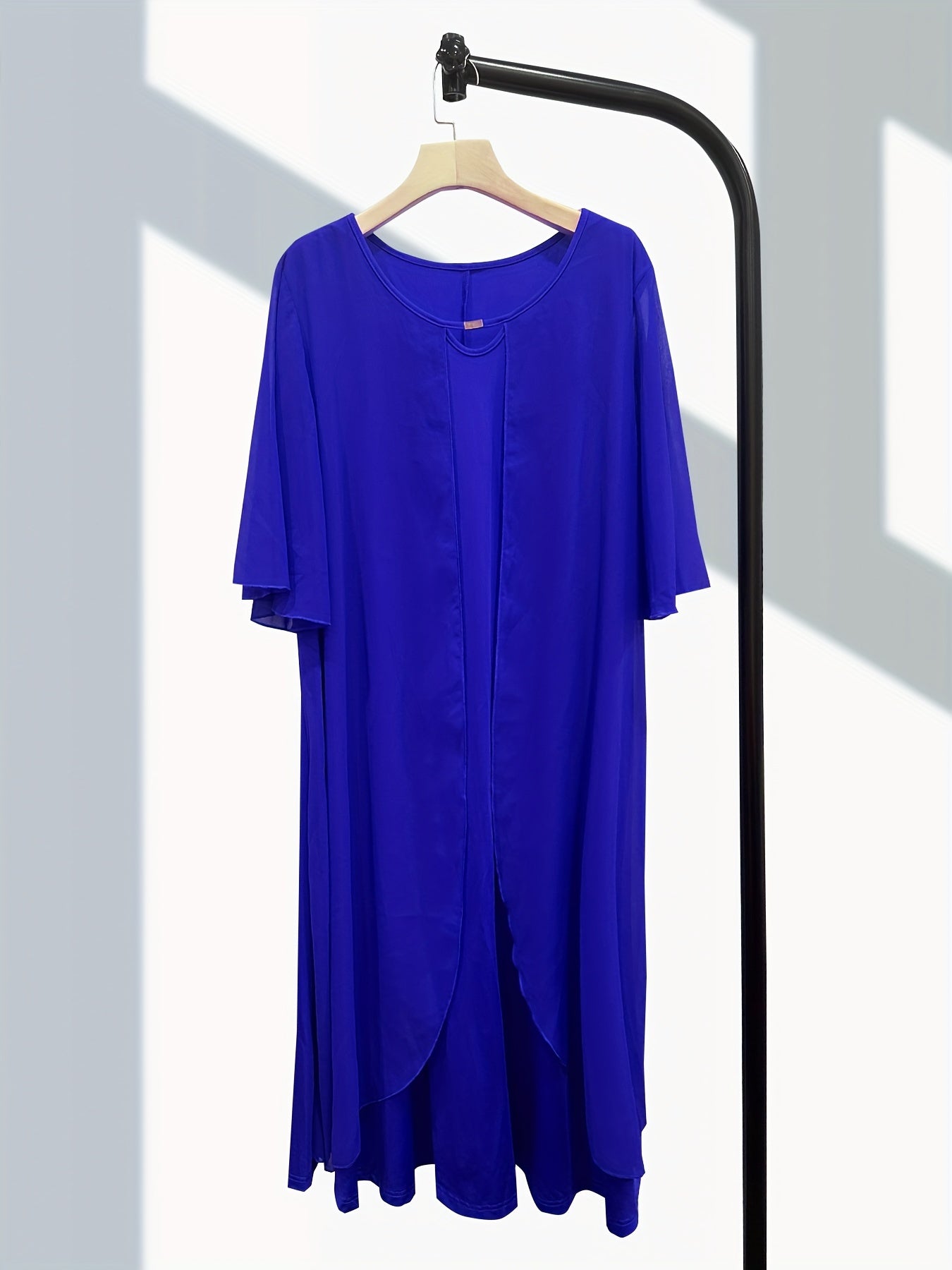 Elegant Plus Size Chiffon-Look Dress for Women - Crew Neck, Short Sleeve with Metallic Detail, Perfect for Spring/Summer/Fall
