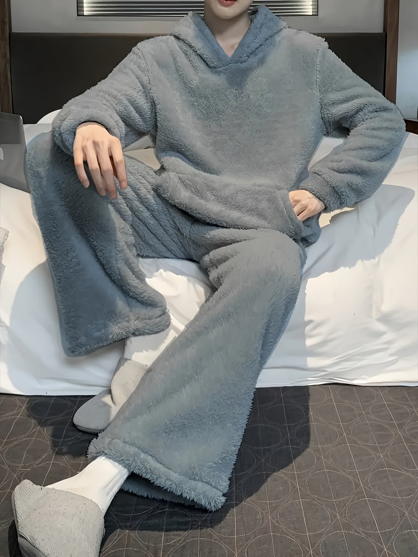 1set Men'S Casual Fleece Pajama Set - Cozy Flannel Loungewear with Hooded Long Sleeve Top and Loose Pants, Solid Color, Polyester, Knitted Fabric, with Pockets, Regular Fit for Autumn/Winter