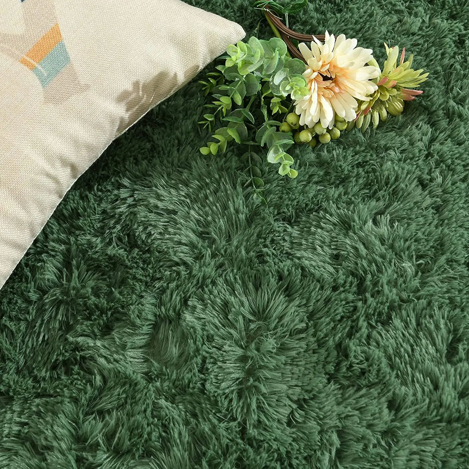 High Quality and Super Soft Plush Carpet Bedroom Bedside Rug Living Room Children's Room Non Slip Home Decoration 