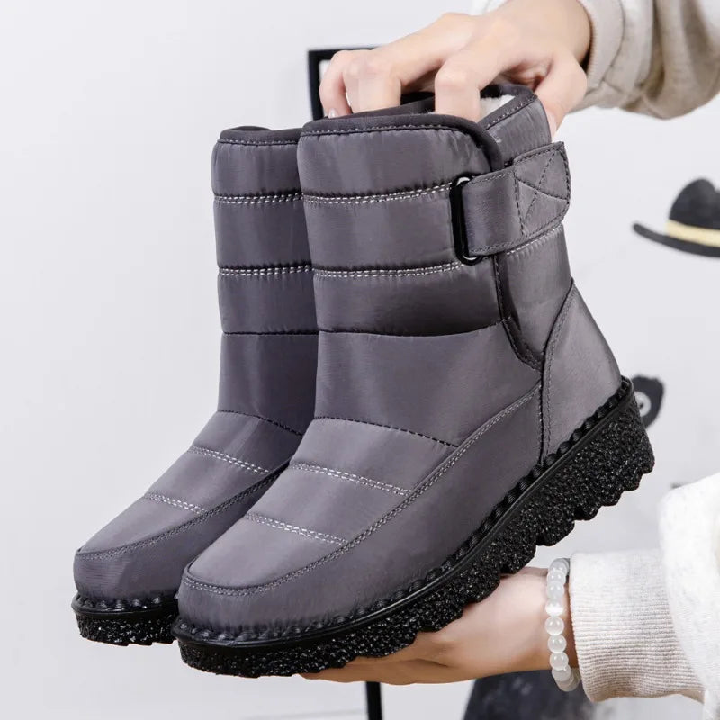 Botas de neve impermeáveis antiderrapantes para mulheres, sapatos de plataforma, tornozelo quente, sapatos acolchoados de algodão, inverno
