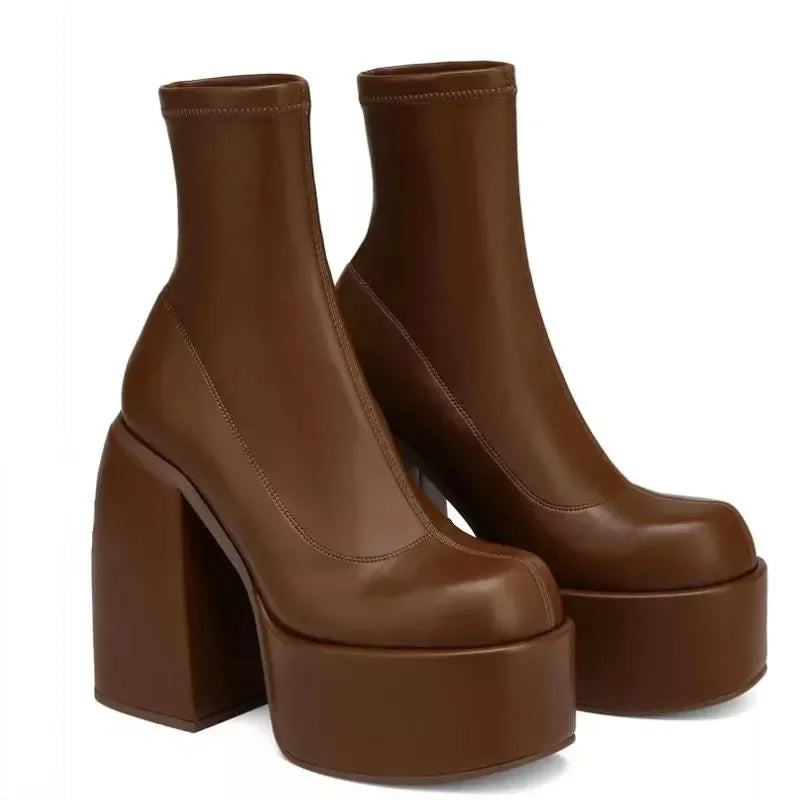 Botas femininas de plataforma de tubo médio, saltos grotescos, botas plus size, sapatos de manga, dedo do pé quadrado, monocromáticas, alta qualidade, inverno, 2024