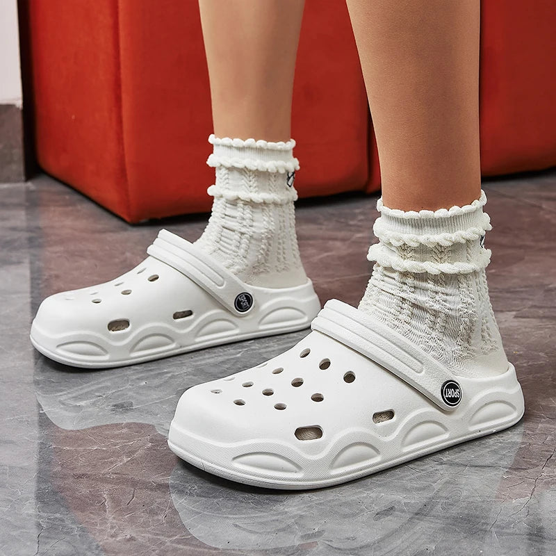 Chinelos confortáveis para mulheres, leve, antiderrapante, sandálias de praia, EVA branca, sapatos de jardim impermeáveis, moda mulher, verão
