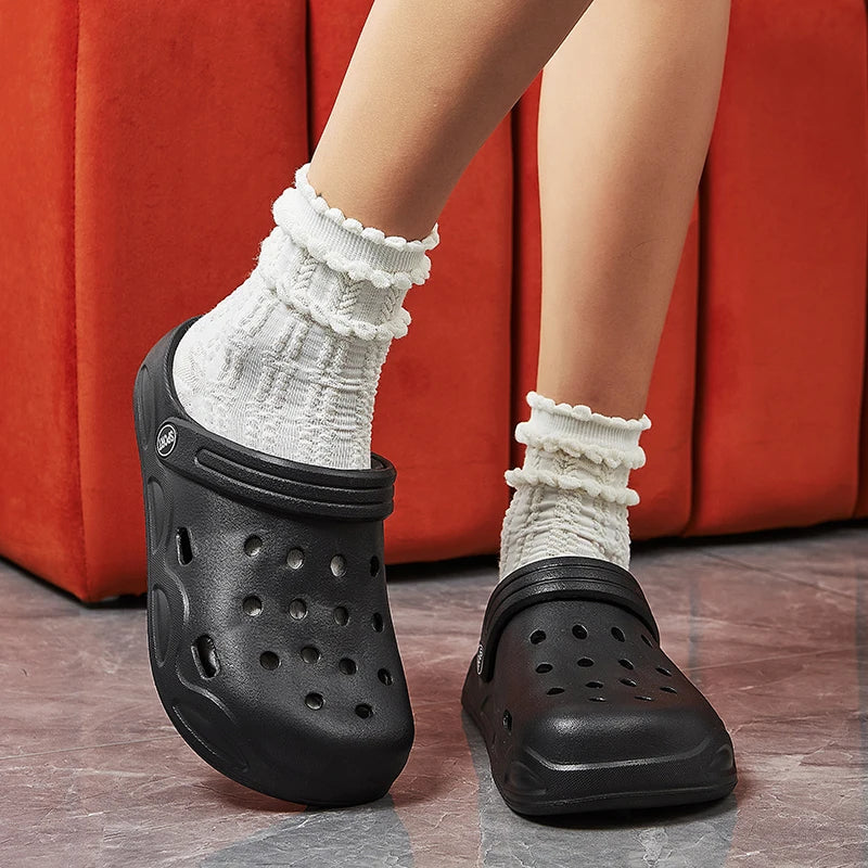 Chinelos confortáveis para mulheres, leve, antiderrapante, sandálias de praia, EVA branca, sapatos de jardim impermeáveis, moda mulher, verão