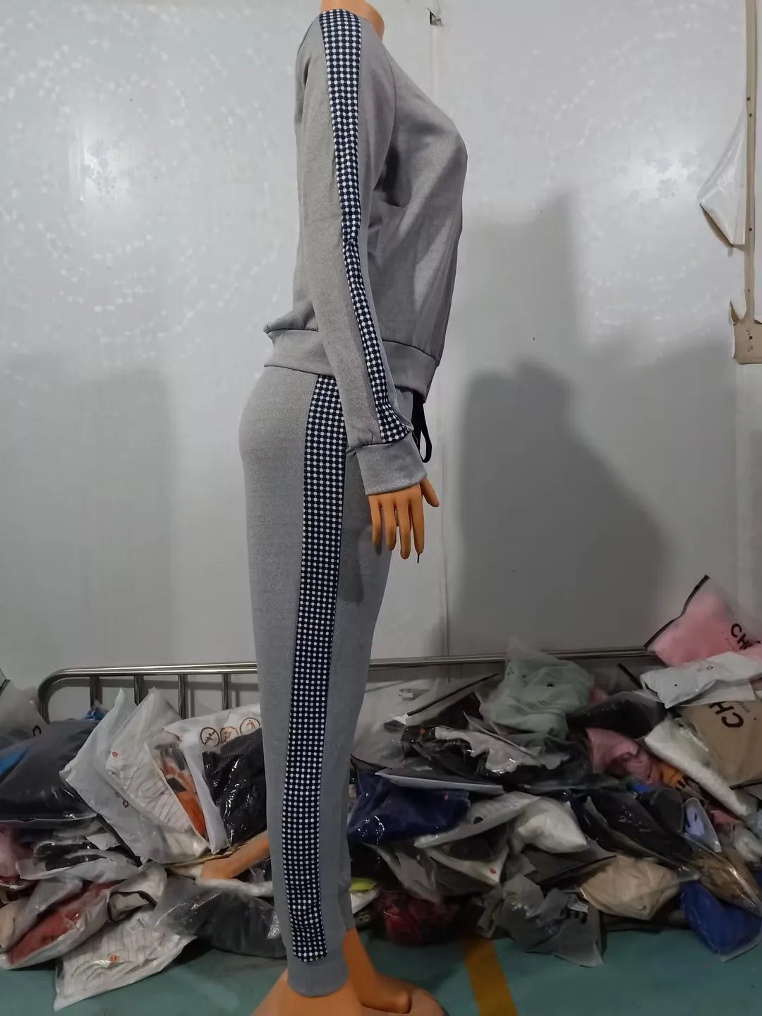 Conjuntos de dos piezas para mujer, conjunto informal de manga larga con lentejuelas en contraste, diseño de cremallera, chaqueta y pantalones ajustados con cordón, conjunto de otoño 