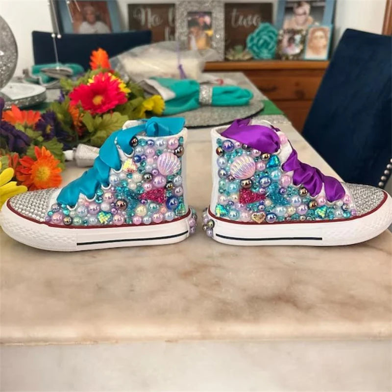 Zapatos de lona con imitación de concha de Dollbling, zapatos hechos a mano con brillo, temática de sirena, zapatillas altas con perlas para niños, bajo el mar 