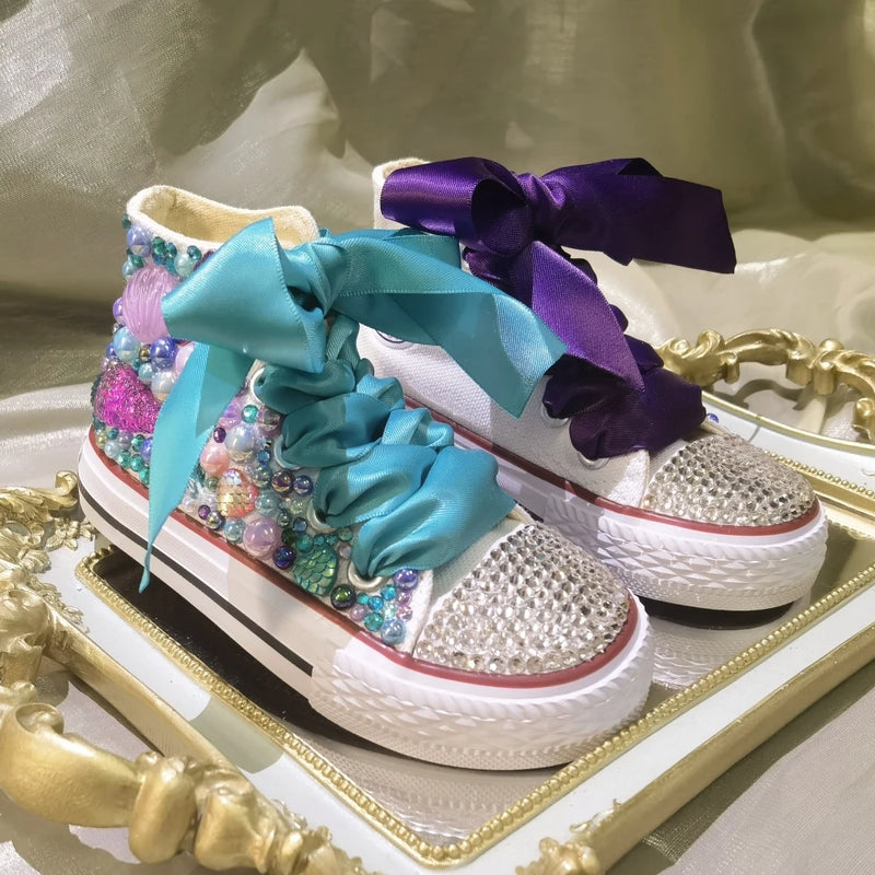 Zapatos de lona con imitación de concha de Dollbling, zapatos hechos a mano con brillo, temática de sirena, zapatillas altas con perlas para niños, bajo el mar 