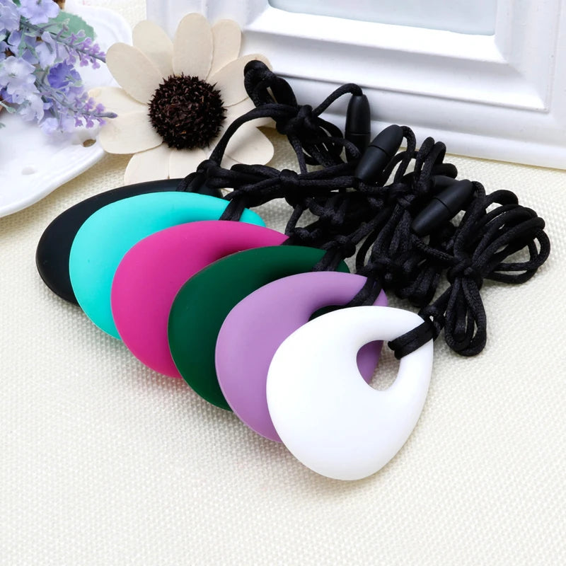 Collar sensorial para masticar, paquete de colgante de silicona para masticar, juguete de entrenamiento y desarrollo para bebés en dentición, autismo y ansiedad.