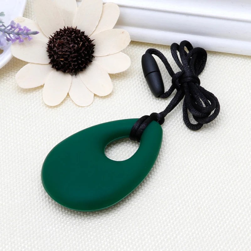 Collar sensorial para masticar, paquete de colgante de silicona para masticar, juguete de entrenamiento y desarrollo para bebés en dentición, autismo y ansiedad.