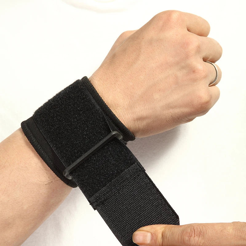 Adjustable Sport Wristbands Wrist Support Bracers For Basketball Volleyball Gym Sports Wrist Protector Breathable Wrap Strap