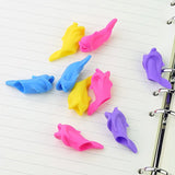 Lote de 10 portalápices de silicona para niños, herramienta de aprendizaje de escritura para bebés, dispositivo de corrección, agarre de lápiz de pez, ayuda para escribir, papelería