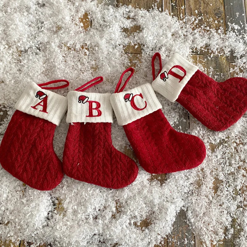 Calcetines navideños tejidos con el alfabeto, adornos para el árbol, decoración del hogar, Navidad, Año Nuevo, regalo de Navidad, 2025, 2024 