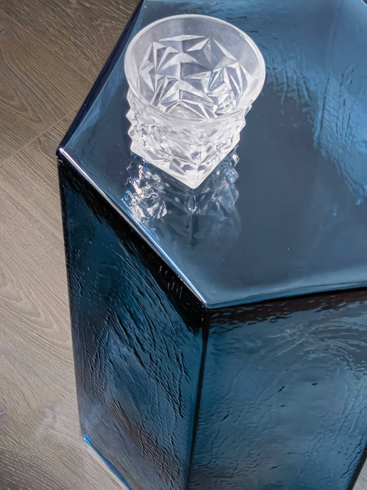 Artistic Glass Coffee Tables, Creative Design End Tables for Living Room , Stylish Accent Tea Table with Various Sizes & Colors