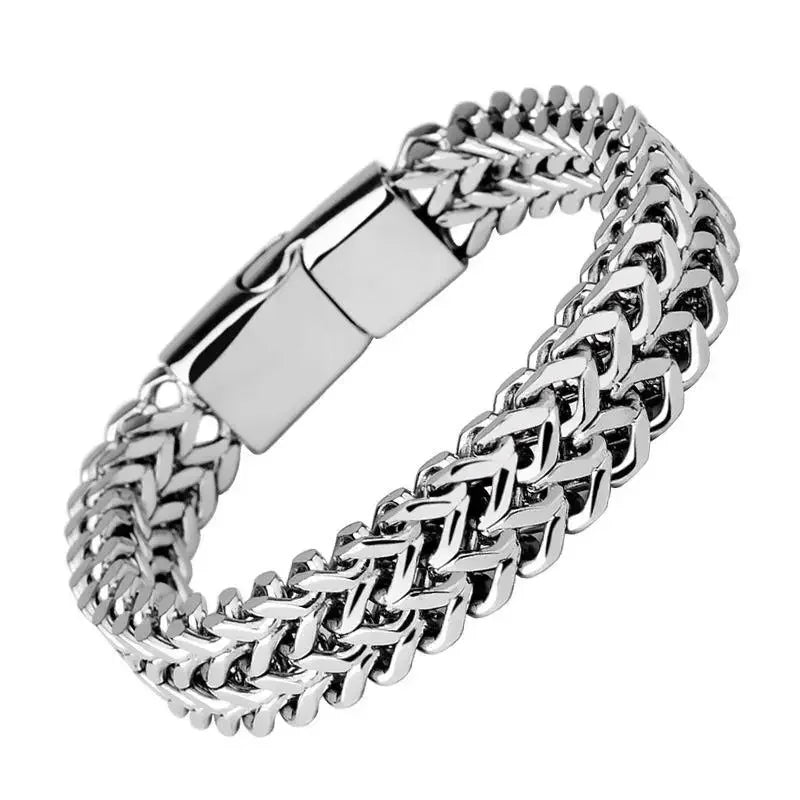 Pulsera clásica y versátil de cadena de plata para hombre con hebilla magnética de acero inoxidable y metal. 