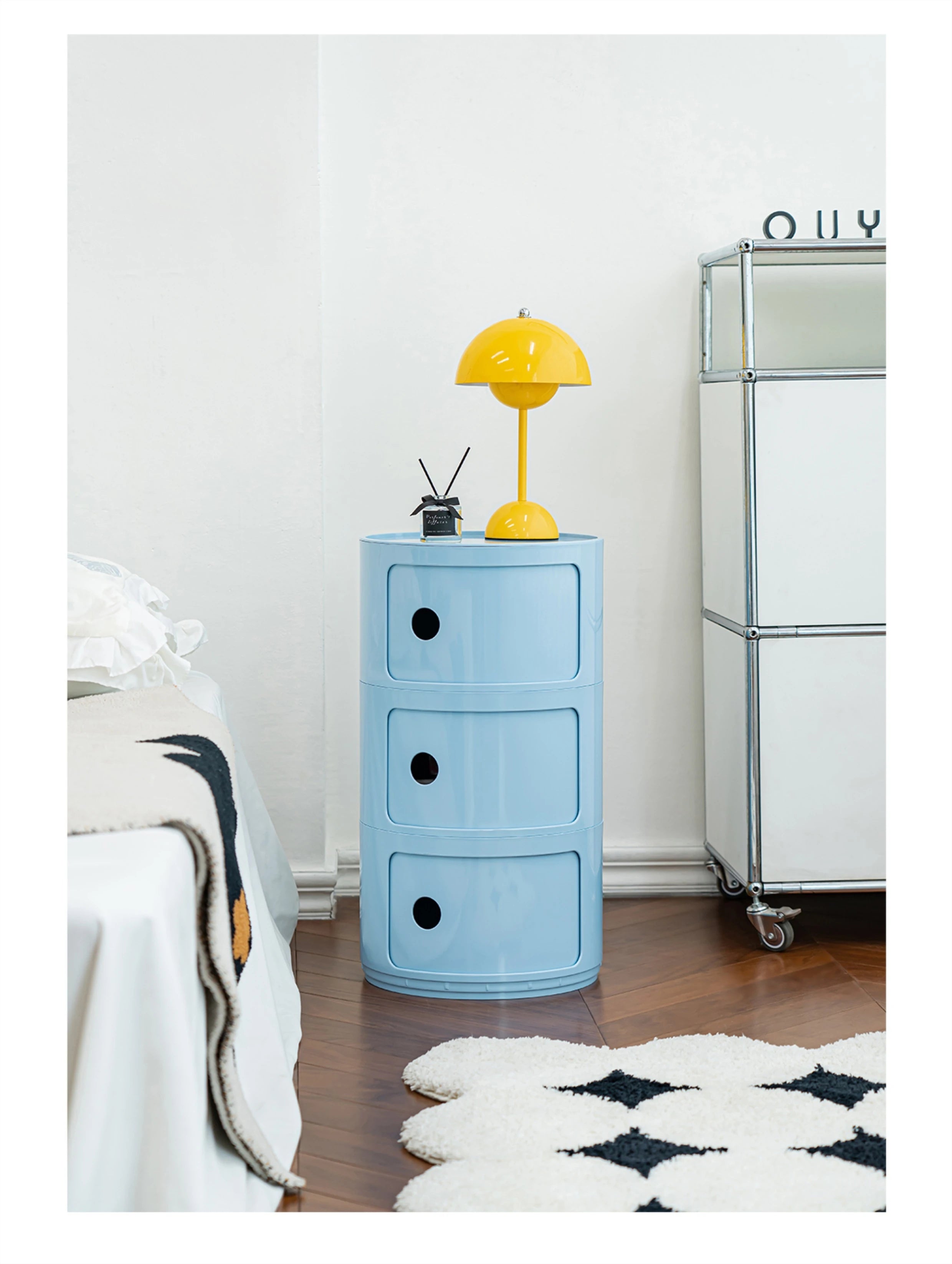 Nordic Ins Net Red Bedside Table Modern Minimalist White Round Creative Small Cabinet Mini Simple Plastic Side Cabinet 협탁