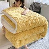 Blanket  Heavyweight Winter Comforter Ultra-Soft Plush Thickened Quilt Beige-Friendly Bedding Warmth Machine-Washable Luxury